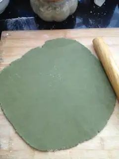 Make Oat bean dregs and green tea rolls step 4
