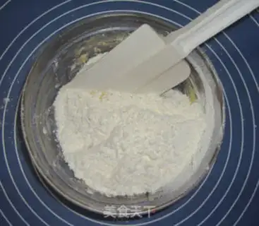 Make pineapple bun step 3