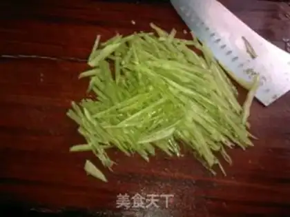 Make stir-fried shredded lentils step 0