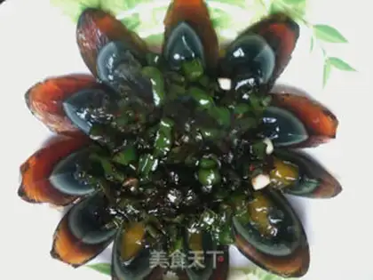 Make Chop pepper mixed with preserved egg step 10