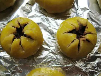 Make lotus cake step 13