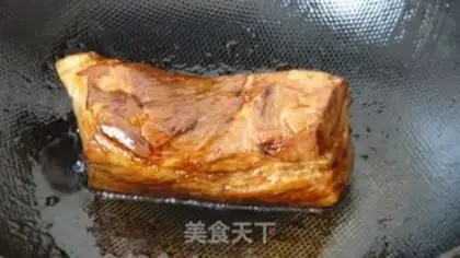 Make braised pork with bean sprouts step 5