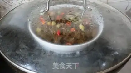 Make braised pork with bean sprouts step 9