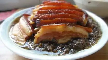 Make braised pork with bean sprouts step 10