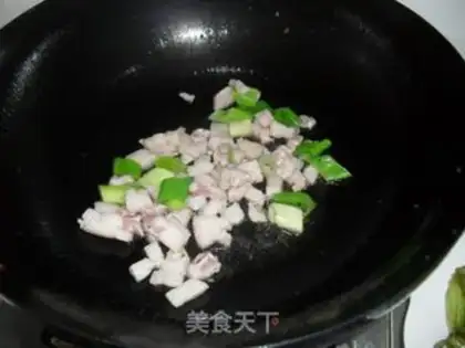 Make Dry stir-fried green beans with minced meat step 3