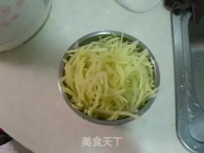 Make Home-cooked shredded potatoes step 0