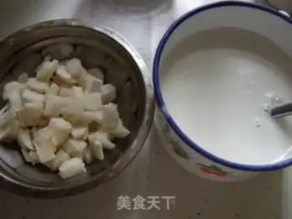Make horseshoe cake step 1