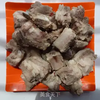 Make Stewed ribs with beans step 1