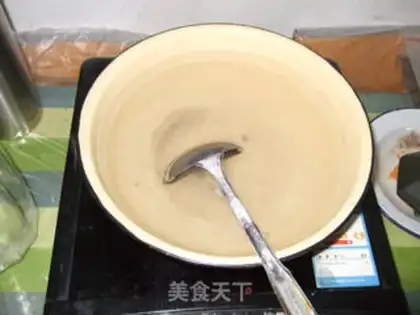 Make horseshoe cake step 2