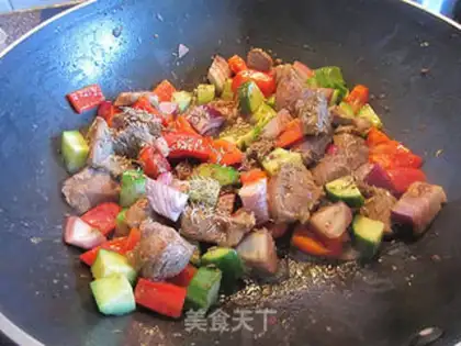 Make Spicy tender and smooth mutton shoulder pork step 6