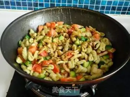 Make stir-fried cat noodles step 9