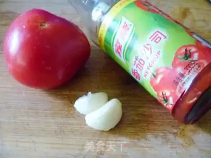 Make Saury in tomato sauce step 1