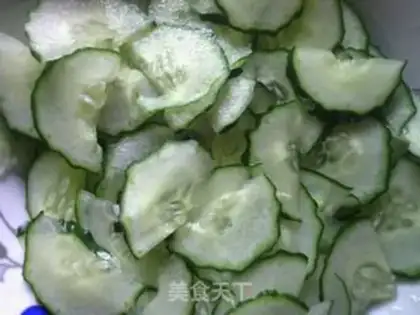 Make cucumber slices step 0