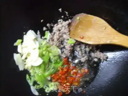 Make Fish-flavored spicy tofu step 4