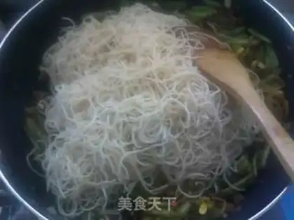 Make Henan braised noodles step 9