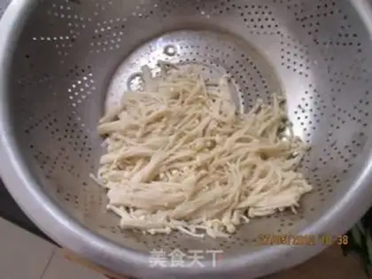 Make Cucumber mixed with mushroom step 1