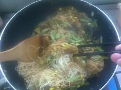 Make Henan braised noodles step 10