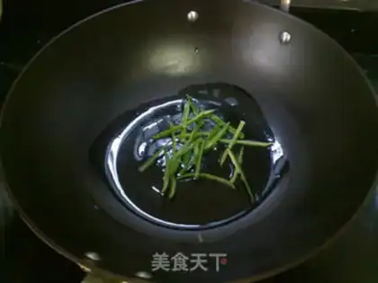 Make stir-fried dried bean curd with rice straw step 4