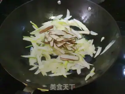 Make stir-fried dried bean curd with rice straw step 5