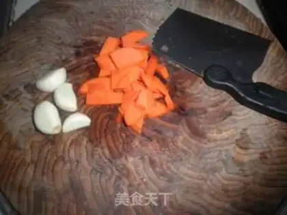 Make stir-fried chili with carrot step 0