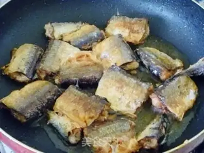 Make Saury in tomato sauce step 8