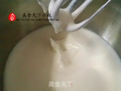 Make Vanilla cake roll step 3