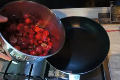 Make cherry jam step 13