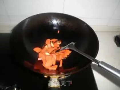Make stir-fried chili with carrot step 3