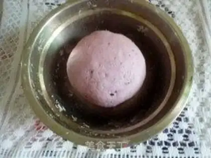 Make Two-color pan-fried pork bun step 2