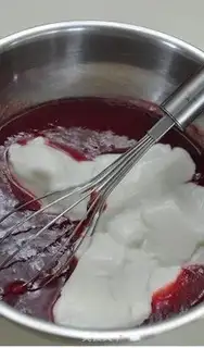 Make Strawberry yogurt ice cream step 3