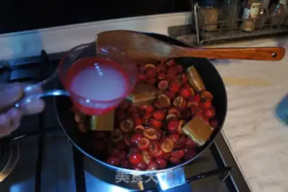 Make cherry jam step 16