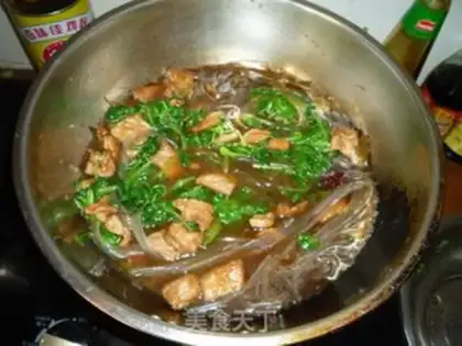 Make Stewed pork with cabbage and vermicelli step 5
