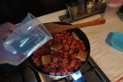 Make cherry jam step 17