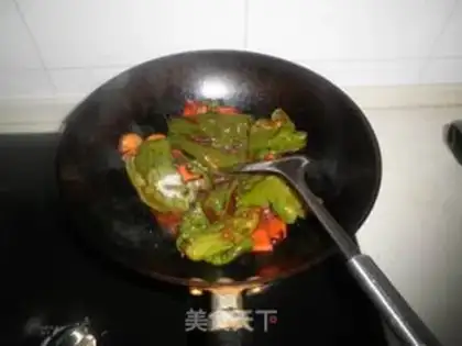 Make stir-fried chili with carrot step 7