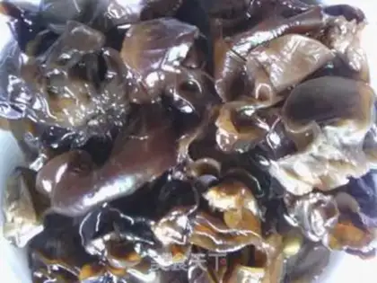Make fish-flavored pork step 1