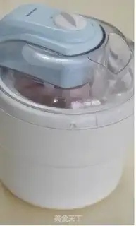 Make Strawberry yogurt ice cream step 5