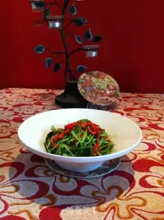 Make stir-fried radish seedlings step 3