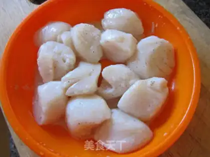 Make Scallop and mushroom soup step 0