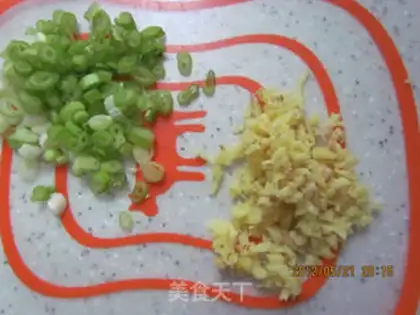 Make Chicken soup rice noodles step 2