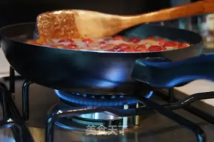 Make cherry jam step 21