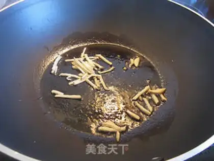 Make Scallop and mushroom soup step 1