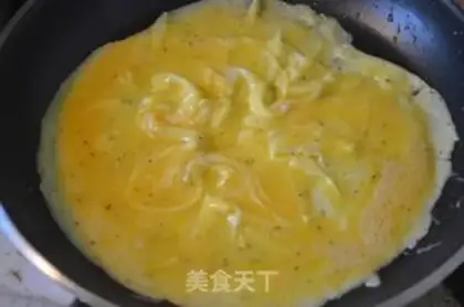 Make ham and cheese omelet step 3