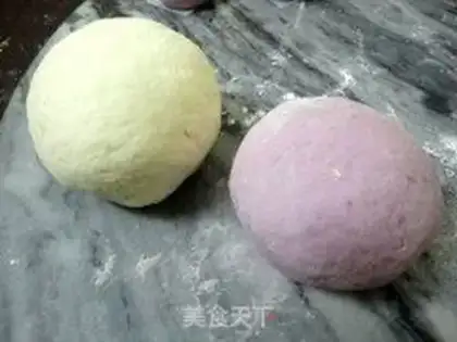Make Two-color pan-fried pork bun step 8