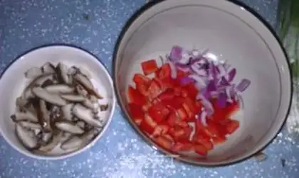Make grilled rice with seafood and cheese step 1