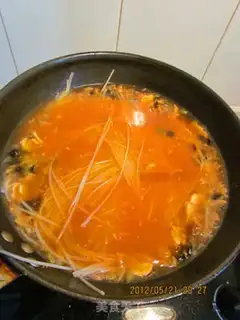Make Chicken soup rice noodles step 9
