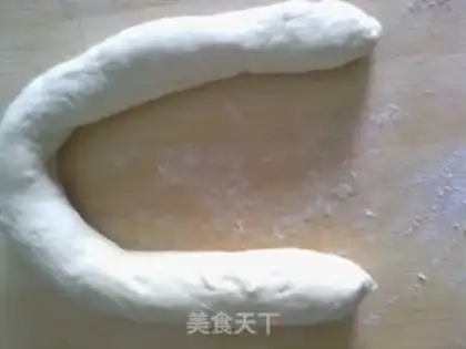 Make sesame paste rolls step 9