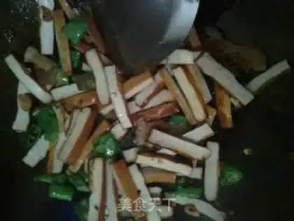 Make Dried bean curd with green pepper step 3