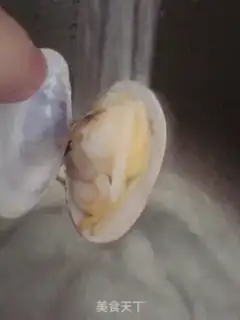 Make Stewed clam with tomato and red step 3