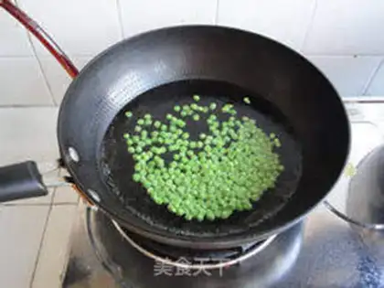 Make stir-fried peas step 3