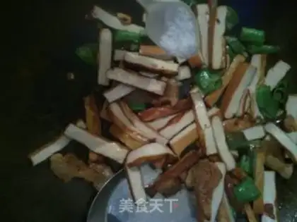 Make Dried bean curd with green pepper step 4